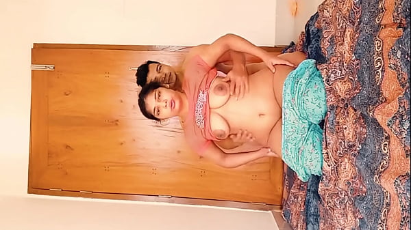 Sexy sexy Teen performs